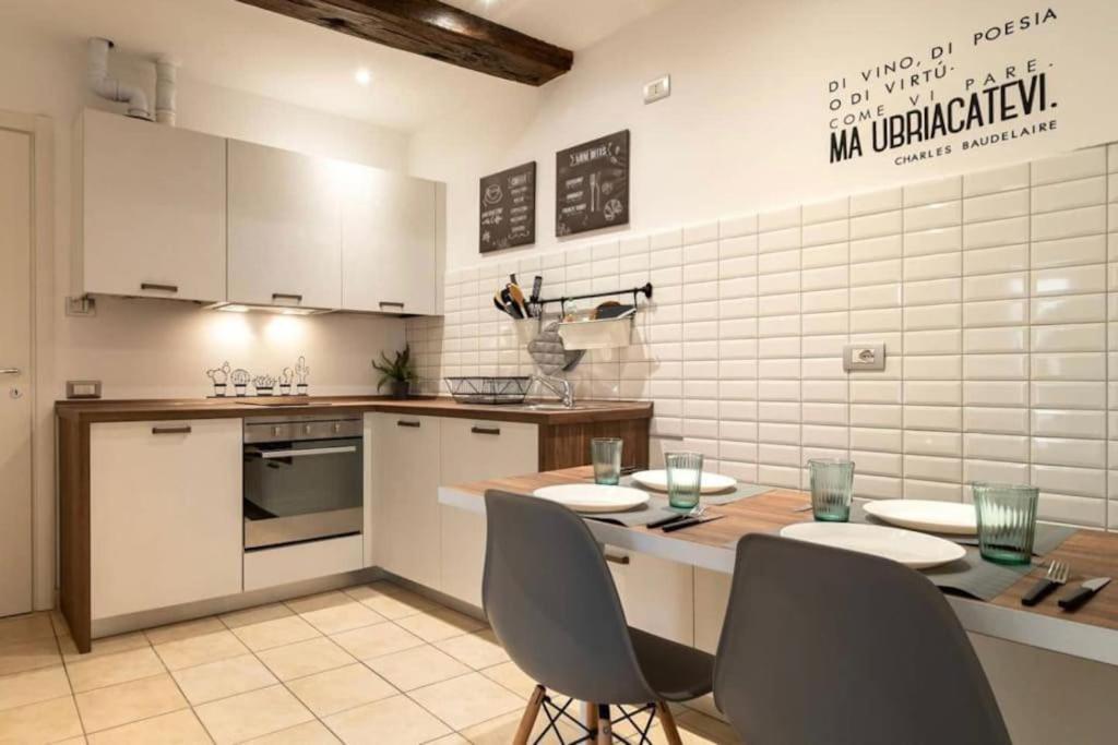 Appartamento Mia. Centro Storico ลุยโน ภายนอก รูปภาพ